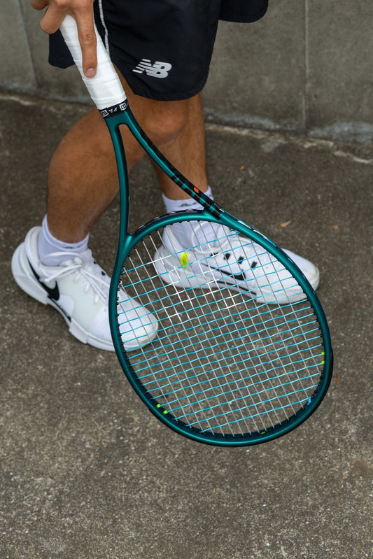 Differences Between Tennis String Notching and Fraying