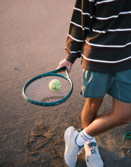 How Your Tennis Strings Affect Dwell Time
